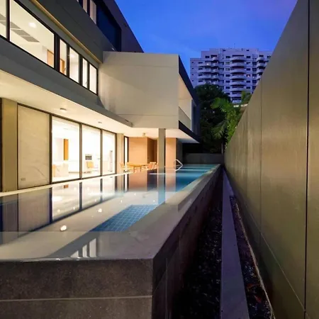 Ekkamai Luxury Villa With Home Cinema