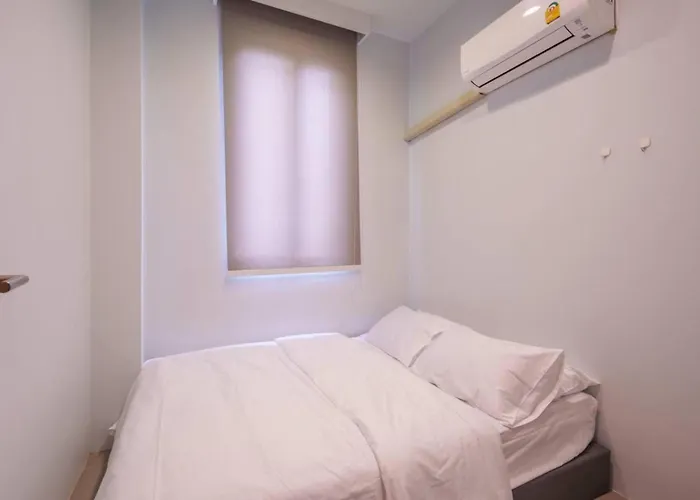Villa Ekkamai Sleeps 12 With Cinema Bangkok
