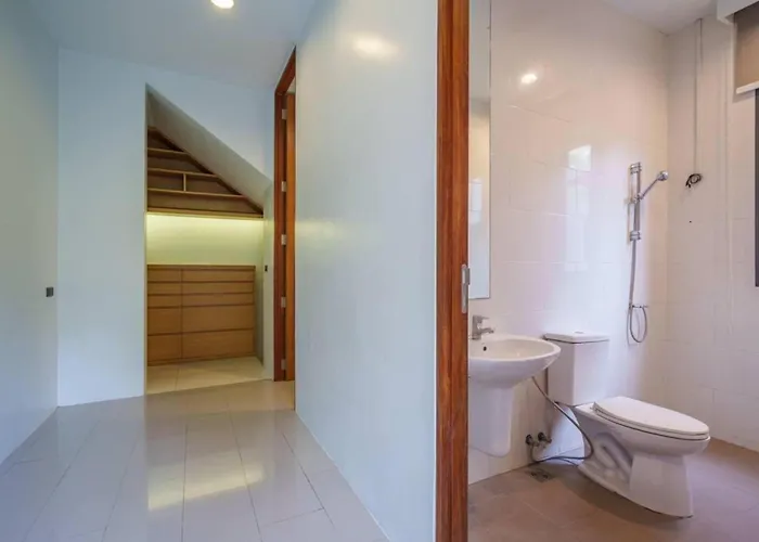 Ekkamai Sleeps 12 With Cinema Villa *
