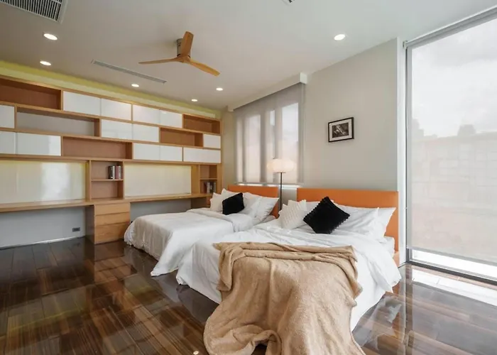 Ekkamai Sleeps 12 With Cinema Villa Bangkok