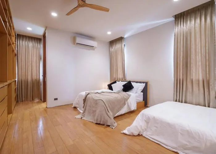Ekkamai Sleeps 12 With Cinema Villa *